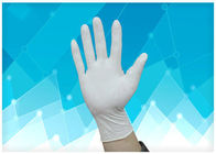 ถุงมือฆ่าเชื้อทิ้งสีขาวหลายขนาดป้องกันการเจาะลดความเหนื่อยล้าของมือ ผู้ผลิต